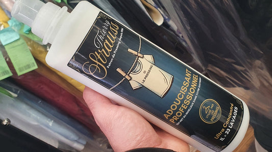 Le rôle de l’adoucissant : plus qu’une bonne odeur, un vrai soin pour vos vêtements